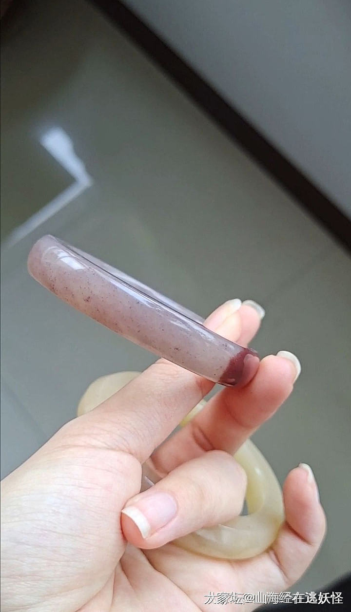 佘太翠水蜜桃手镯_玉石