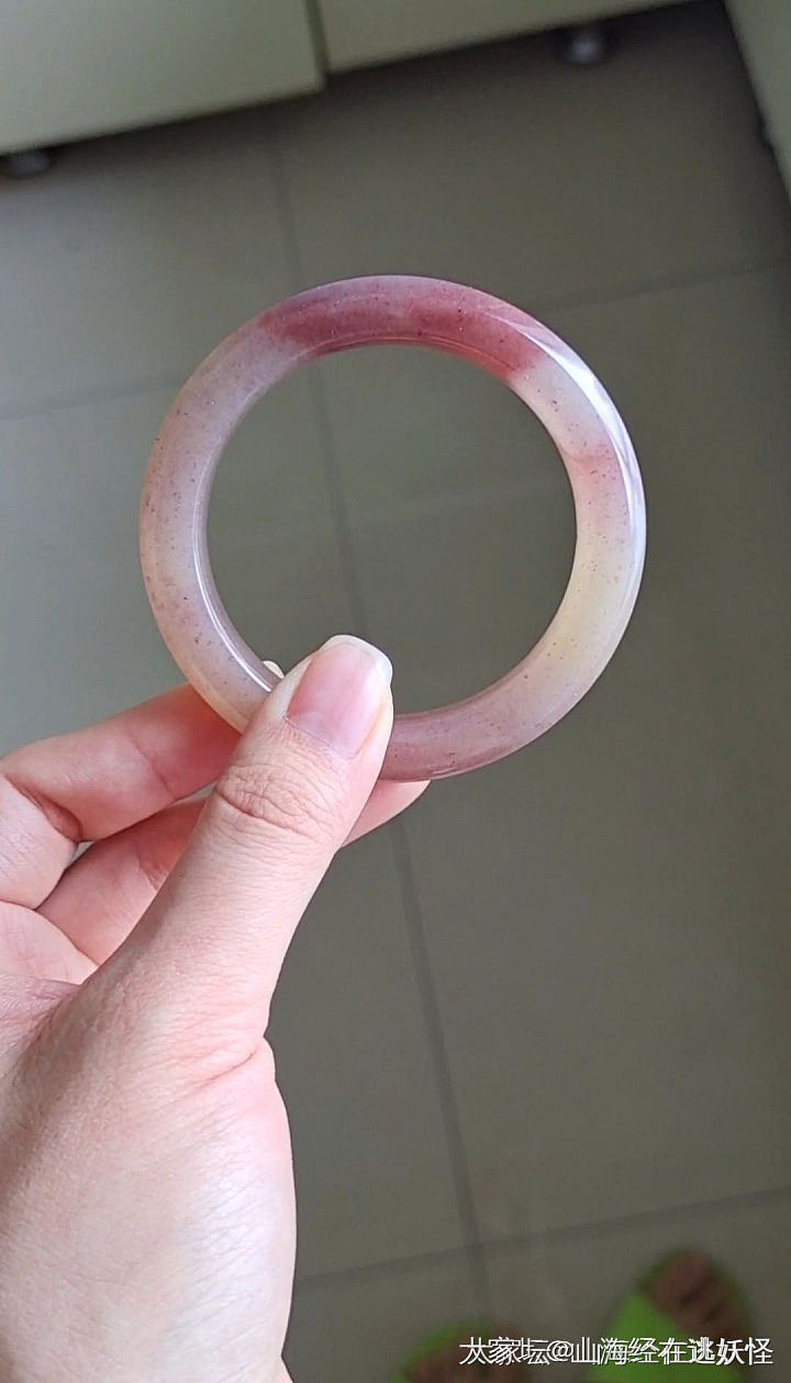 佘太翠水蜜桃手镯_玉石