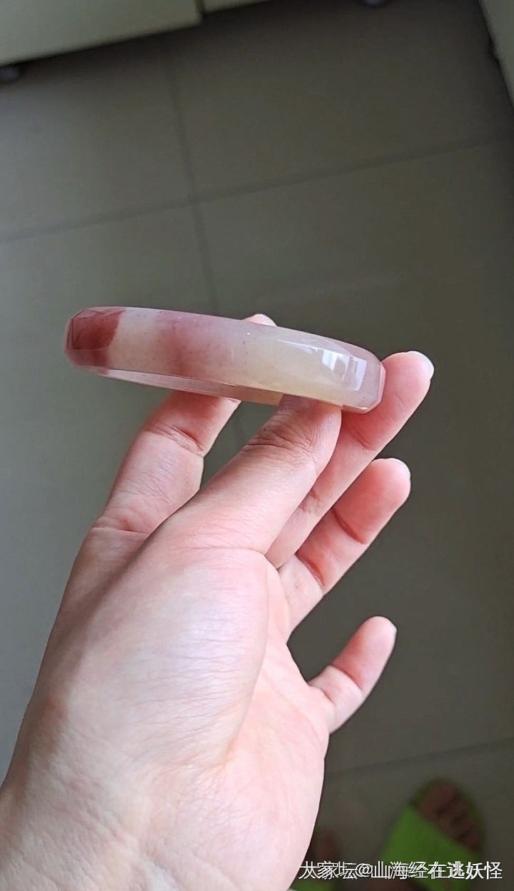 佘太翠水蜜桃手镯_玉石