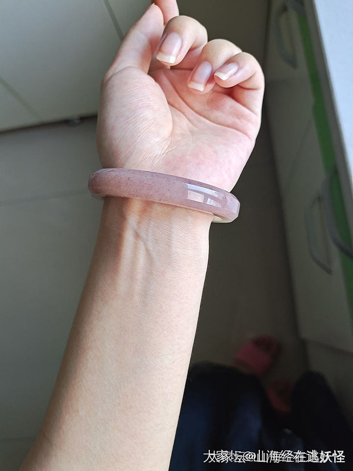 佘太翠水蜜桃手镯_玉石