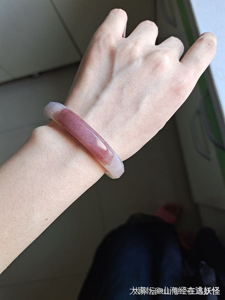 佘太翠水蜜桃手镯_玉石