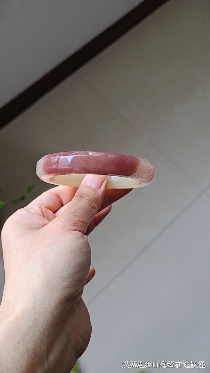 佘太翠水蜜桃手镯_玉石