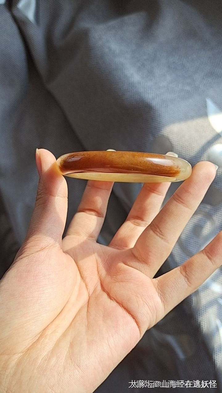 佘太翠水蜜桃手镯_玉石