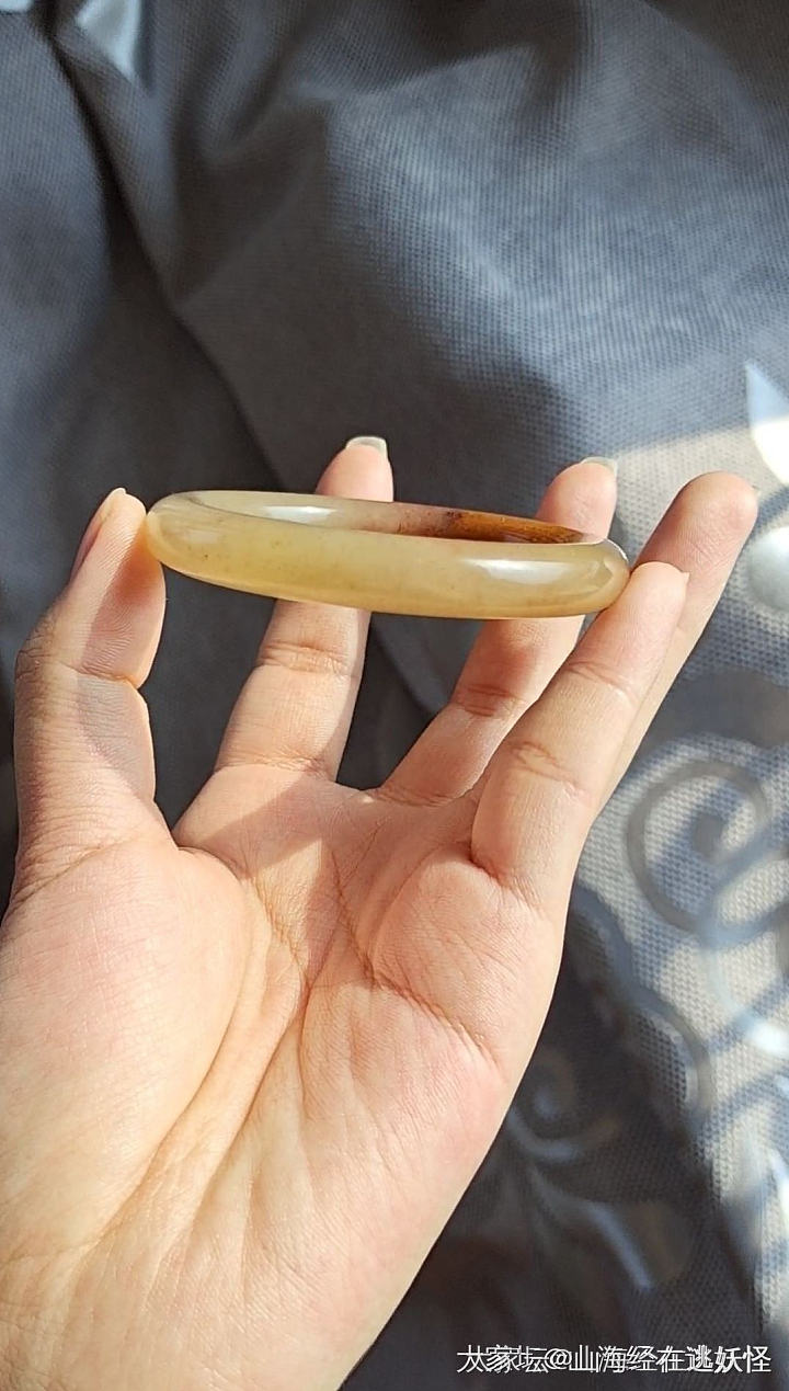 佘太翠水蜜桃手镯_玉石