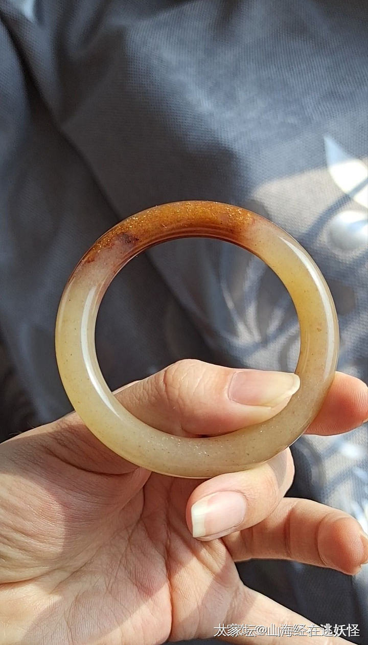 佘太翠水蜜桃手镯_玉石
