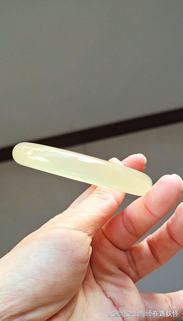 金丝玉手镯_玉石