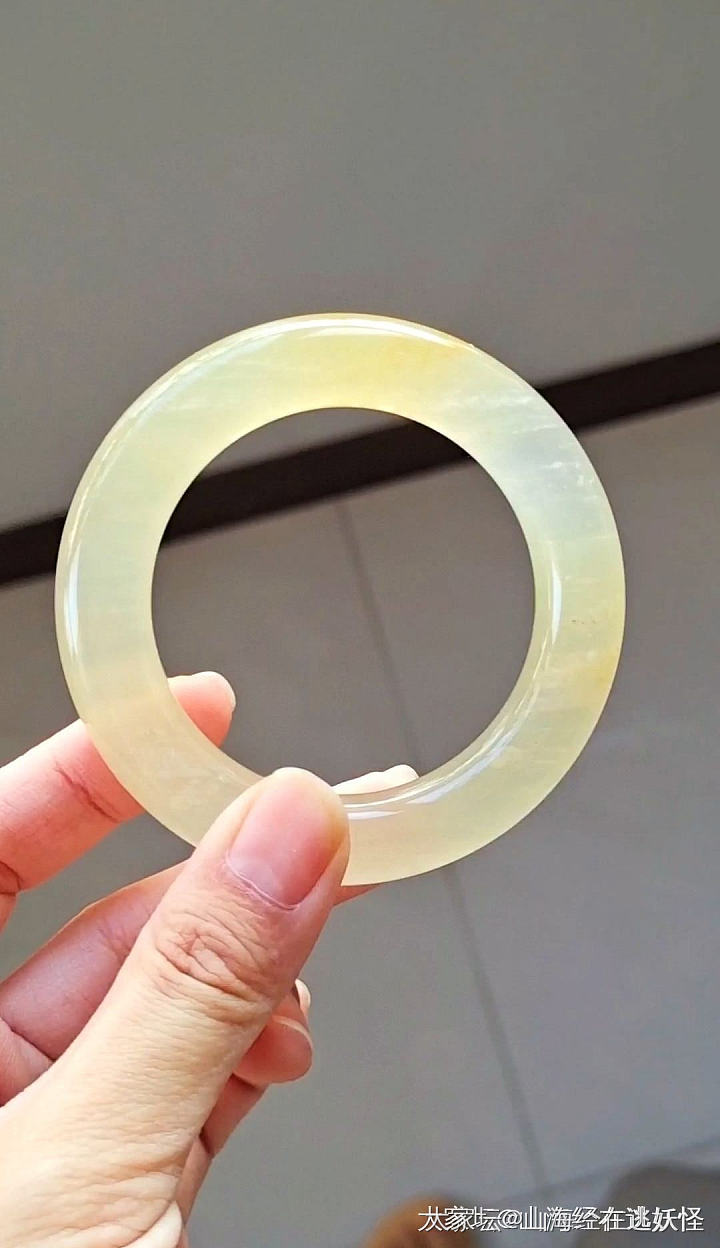 金丝玉手镯_玉石