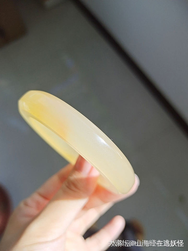 金丝玉手镯_玉石