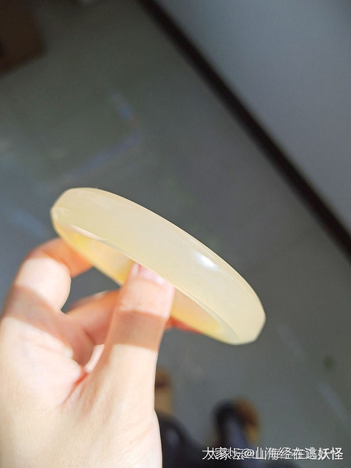 金丝玉手镯_玉石