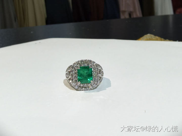 2.27哥伦比亚微油木佐色戒指_彩色宝石