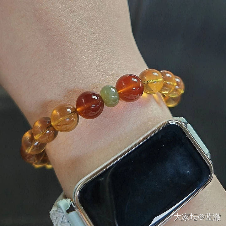 出一些杂七杂八的小玩意儿，南红玛瑙琥珀水晶都有，很适合夏天的彩色多巴胺色系_玉石