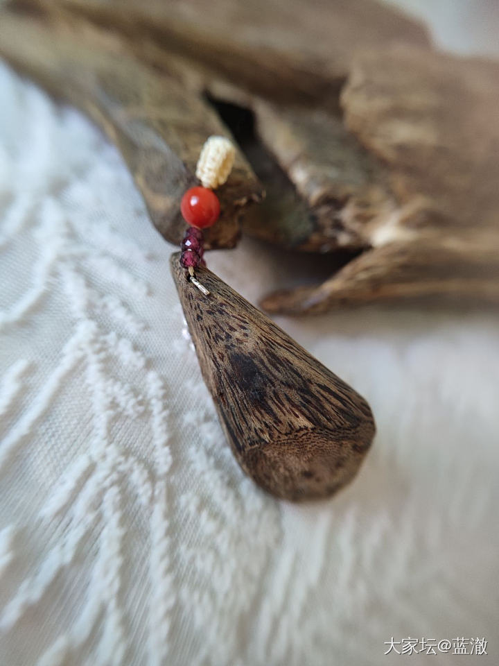 出一些杂七杂八的小玩意儿，南红玛瑙琥珀水晶都有，很适合夏天的彩色多巴胺色系_玉石
