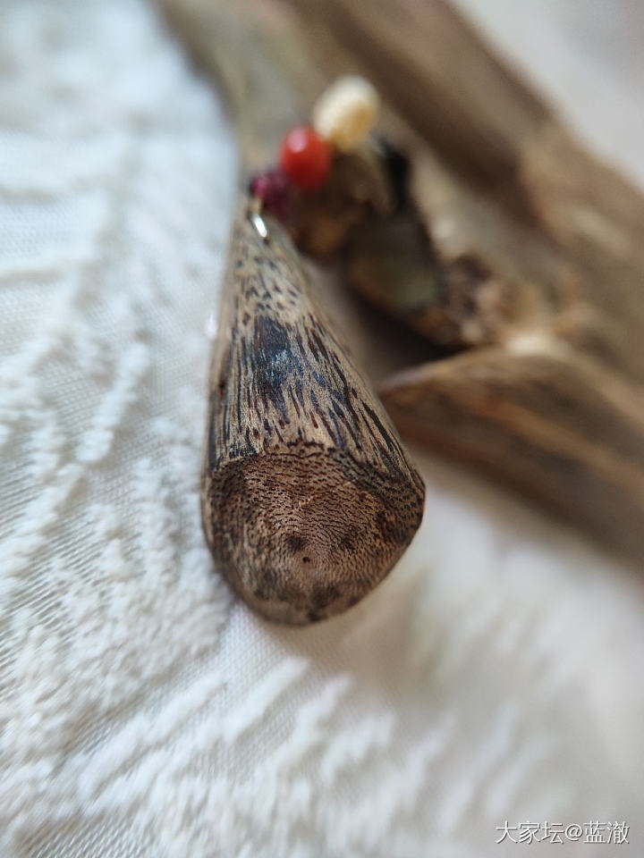 出一些杂七杂八的小玩意儿，南红玛瑙琥珀水晶都有，很适合夏天的彩色多巴胺色系_玉石