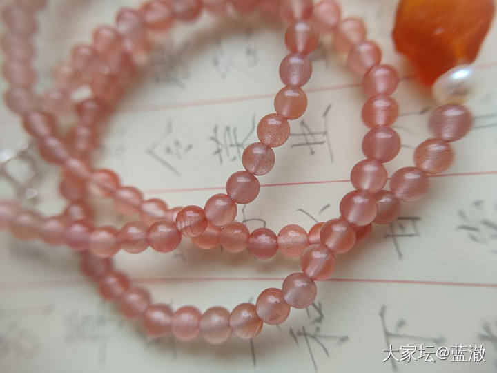 出一些杂七杂八的小玩意儿，南红玛瑙琥珀水晶都有，很适合夏天的彩色多巴胺色系_玉石