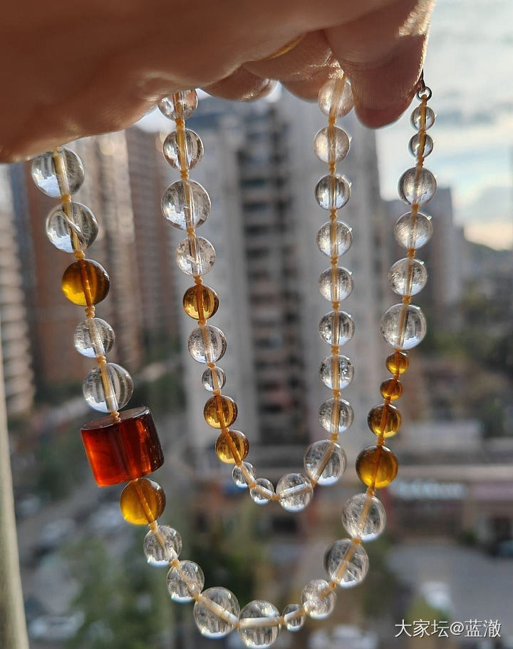 出一些杂七杂八的小玩意儿，南红玛瑙琥珀水晶都有，很适合夏天的彩色多巴胺色系_玉石