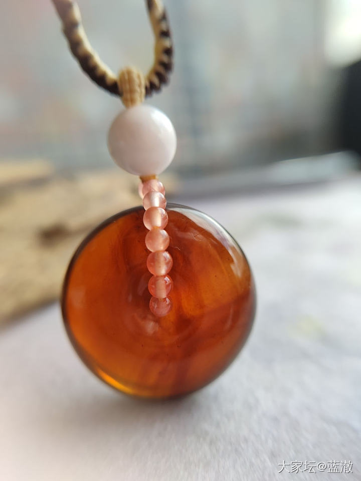 出一些杂七杂八的小玩意儿，南红玛瑙琥珀水晶都有，很适合夏天的彩色多巴胺色系_玉石