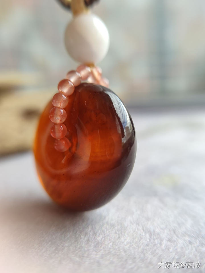 出一些杂七杂八的小玩意儿，南红玛瑙琥珀水晶都有，很适合夏天的彩色多巴胺色系_玉石