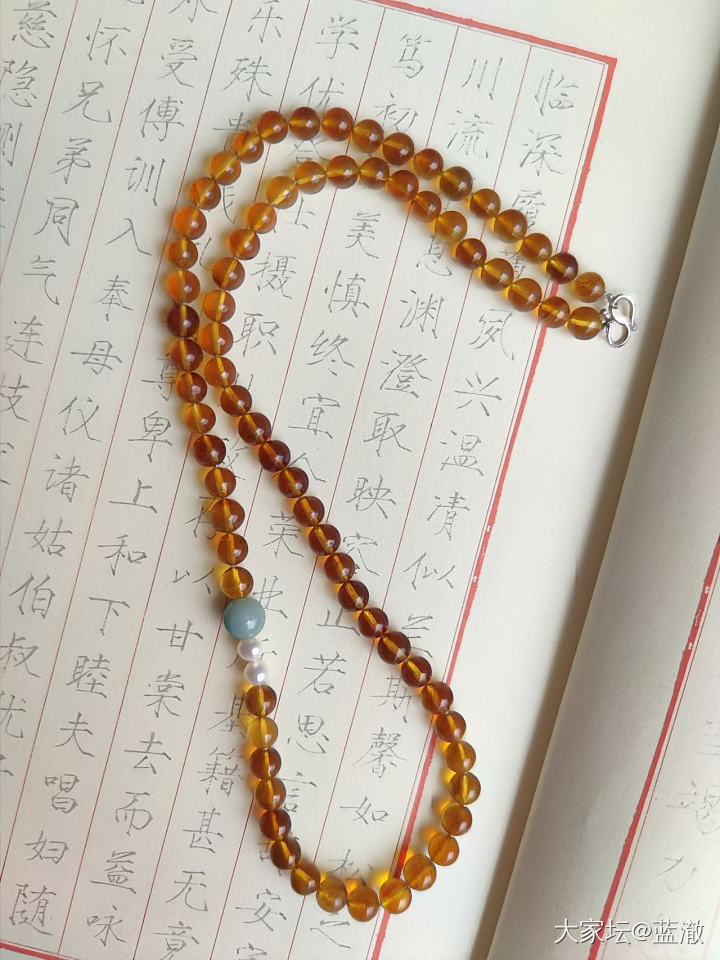 出一些杂七杂八的小玩意儿，南红玛瑙琥珀水晶都有，很适合夏天的彩色多巴胺色系_玉石
