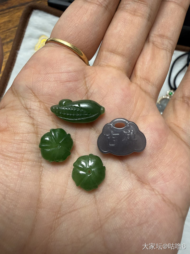 一些翡翠_翡翠