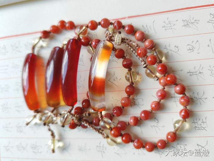 出一些杂七杂八的小玩意儿，南红玛瑙琥珀水晶都有，很适合夏天的彩色多巴胺色系_玉石