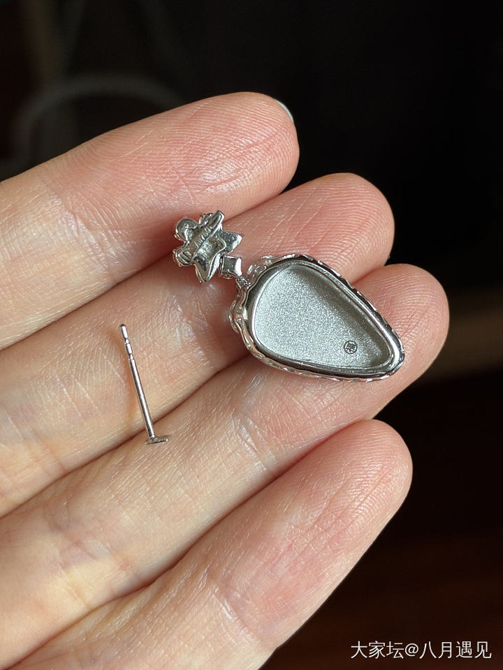 闲置辣阳绿叶子耳坠吊坠两用款_翡翠