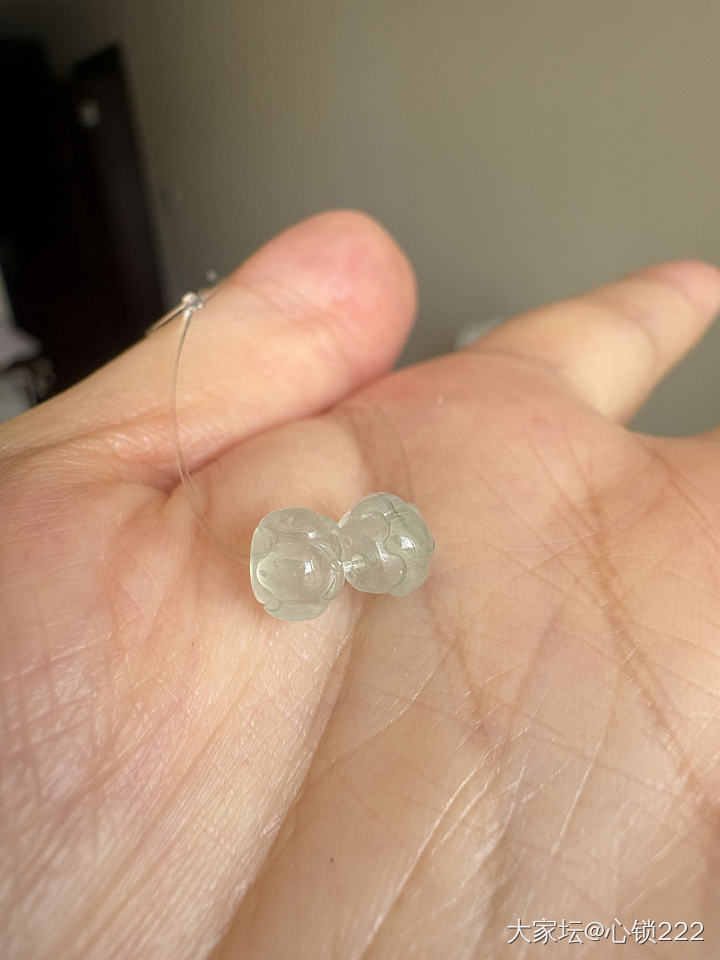 冰种翡翠莲花珠一对_翡翠