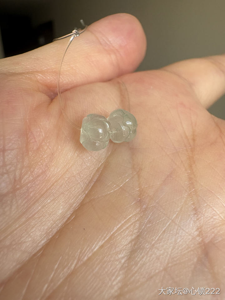 冰种翡翠莲花珠一对_翡翠