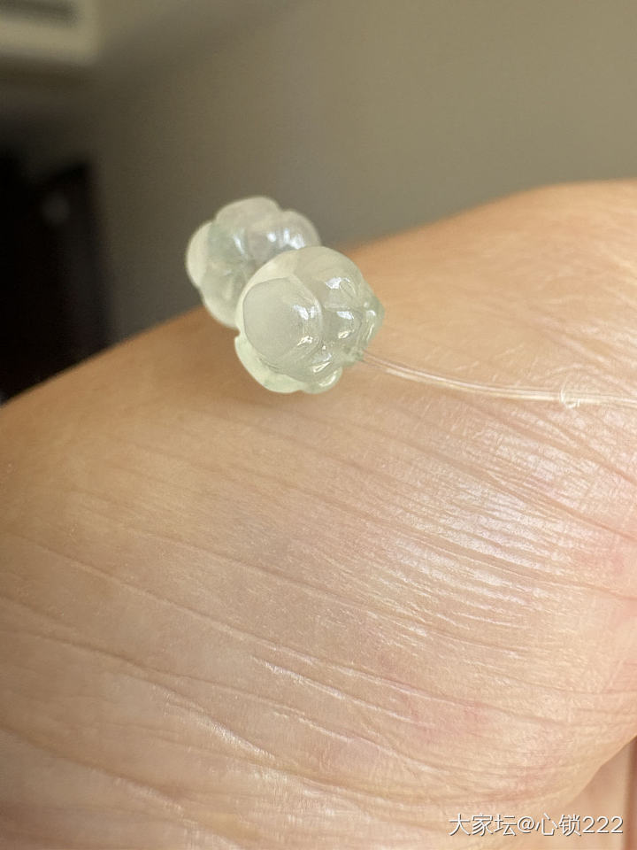 冰种翡翠莲花珠一对_翡翠
