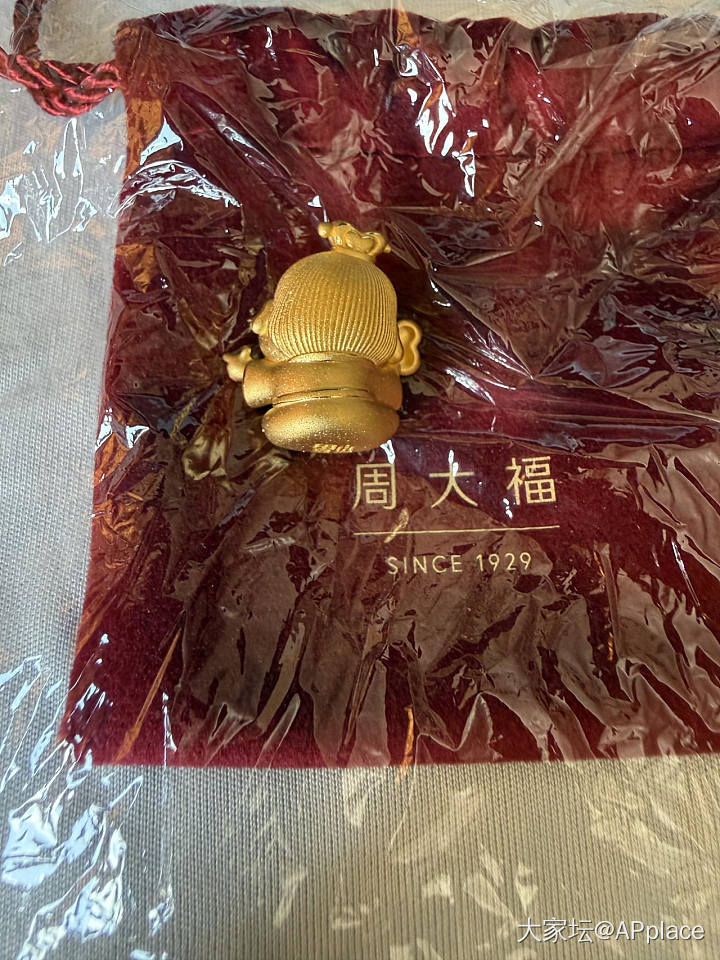 周大福桃花月老_金