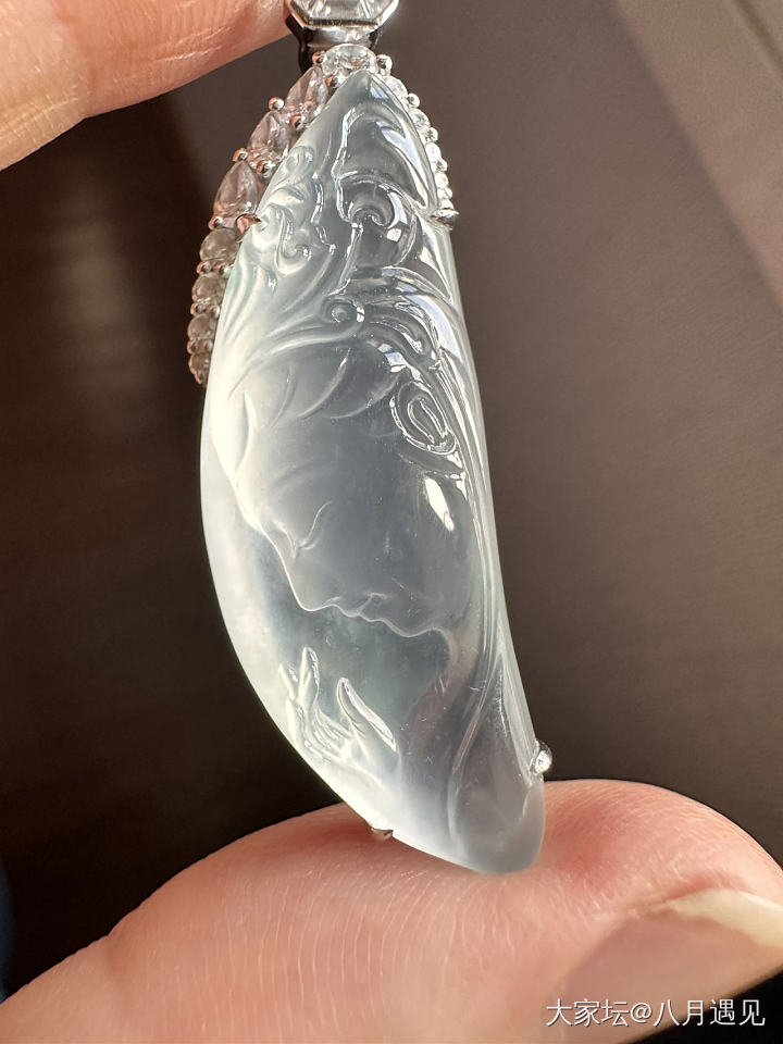 大亏出刘占光侧脸观音高冰翡翠吊坠_翡翠