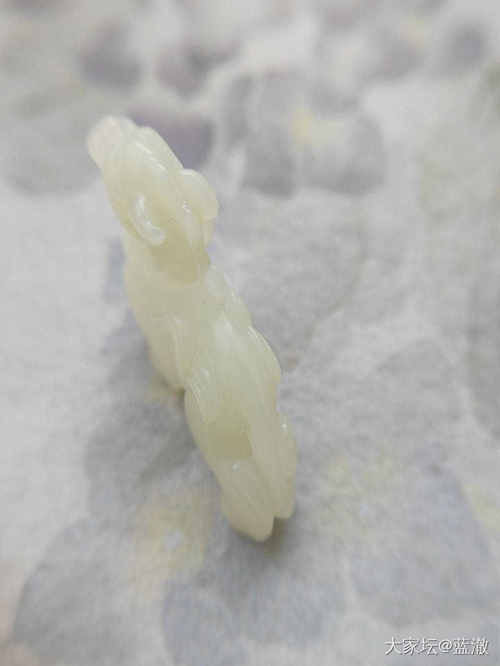 出闲置和田玉_翡翠