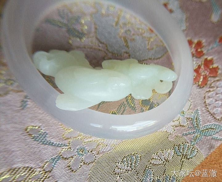 出闲置和田玉_翡翠