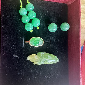 翡翠绿珠，黄加绿金鱼，阳绿元宝戒指