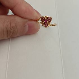 18k原黄红宝石戒指10.5圈口，2.75克，包邮出