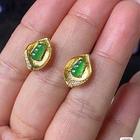 18k金钻石镶嵌缅甸翡翠冰绿豆子耳包全新