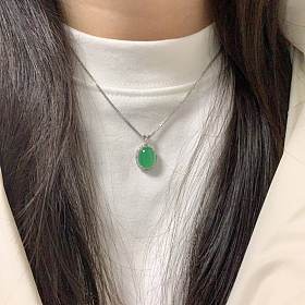 开个摊子 把这几年买的翡翠卖一卖 回血