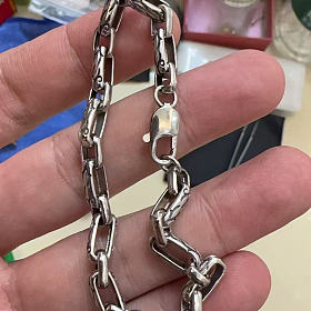 周大福铂金手链