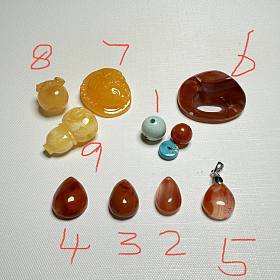 出一堆配珠吊坠小件：蜜蜡 原矿绿松石 南红玛瑙 吊坠 配珠 三通