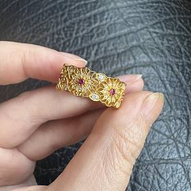 出玫瑰花窗戒指