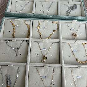 一些周生生品牌金18k