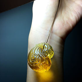 整理出两个墨西哥蓝珀净水雕件，当时自己选的原石送雕，保真无优化