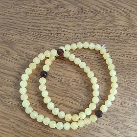 出一条双圈蜜蜡手串