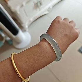 出莫西沙冰种翡翠手镯