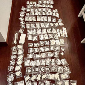 占个楼，更新疯狗期买的银子