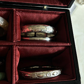 一仓禾祥云足银镯 长蒜泡珠镯15克价出