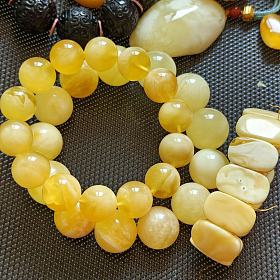 超低价出点蜜蜡手串，翳珀手串，蜜蜡小鼻噶