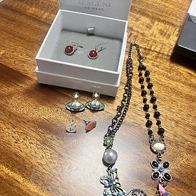 清理3对耳钉1项链，优胜红玛瑙925银耳钩➕赠品3闲鱼：tb81782718