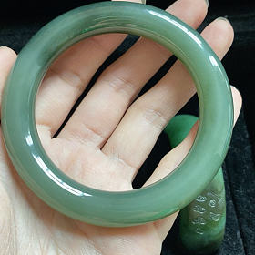 出57圈和田玉手镯