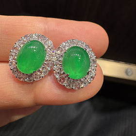 9.2mn起光阳绿蛋面耳钉