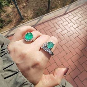 割爱这两个祖母绿蛋。